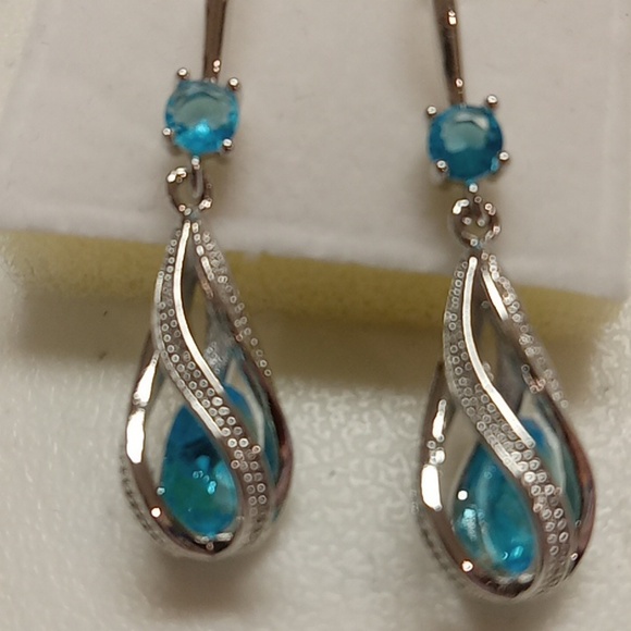 New rhinestone earrings - Picture 2 of 3